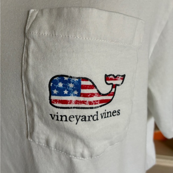 Vineyard Vines Patriotic Flag and Whale Short Sleeve Pocket Tee- Size Medium - Picture 5 of 16